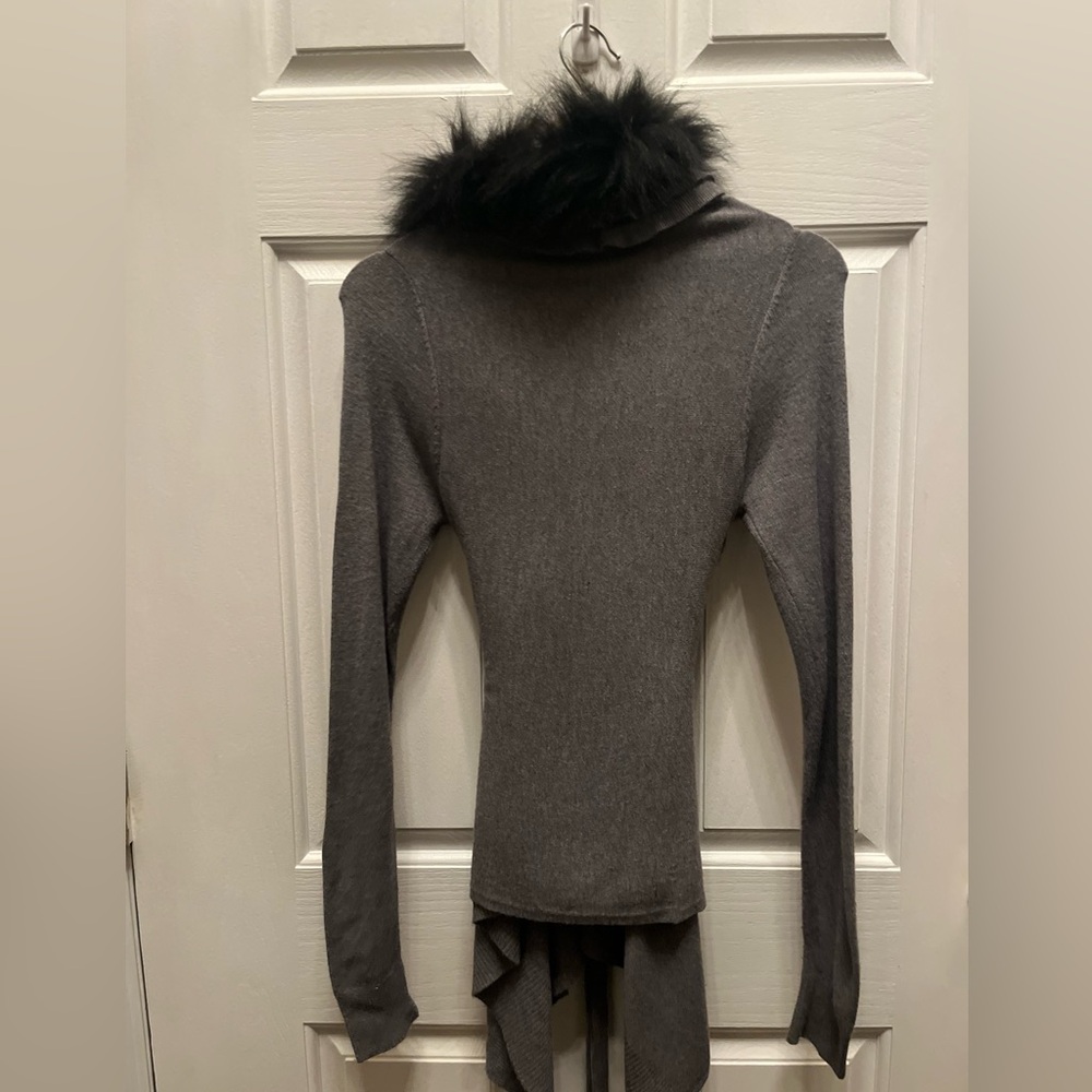 FRANCO D WOMEN'S GRAY RUFFLE FRONT CARDIGAN WITH DETACHABLE FAUX FUR- SM/MED - Picture 7 of 7